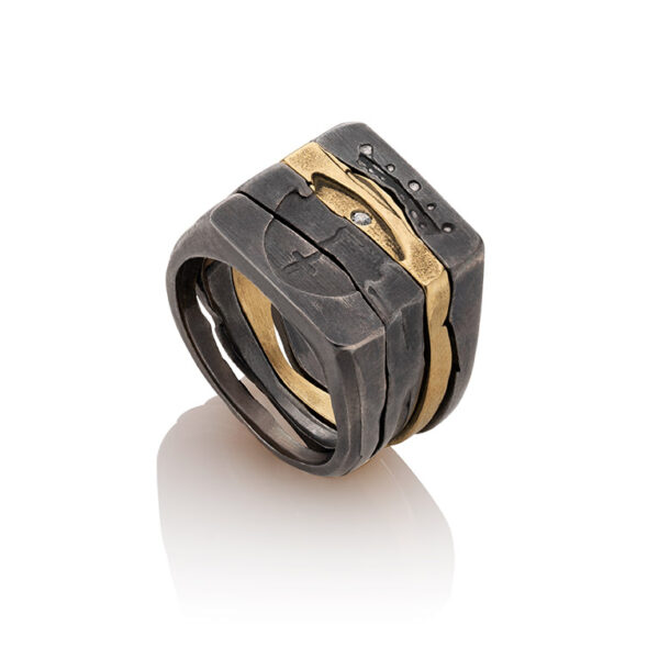 Four quarter ring