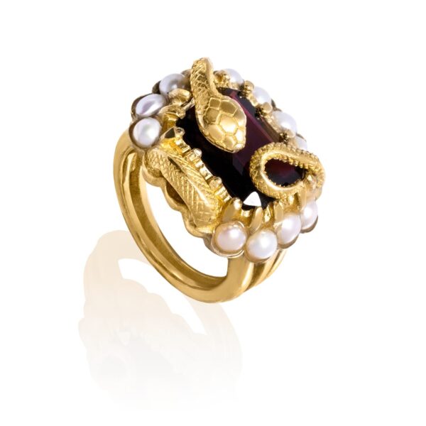 Vipra Ring – Garnet & Pearl